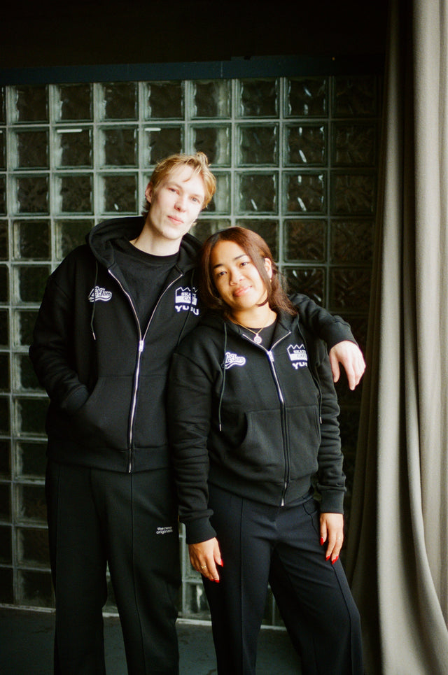YUSU X SKATECAFÉ X LA FAM ZIP UP